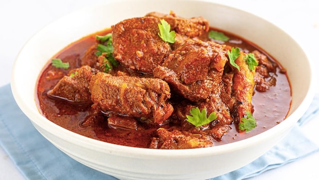 Calling All Mutton Lovers! Try This Delicious Bengali-Style Mutton Curry Recipe